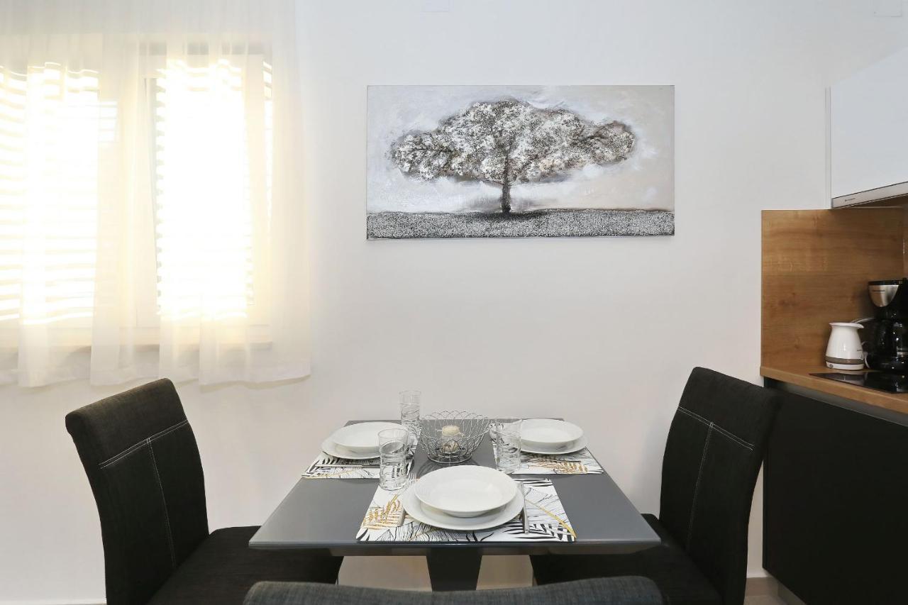 Villa Ankora 2 With Heated Pool Biograd Na Moru Eksteriør billede