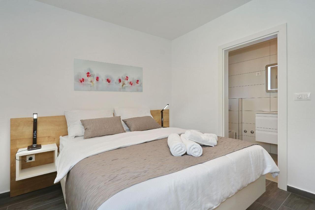 Villa Ankora 2 With Heated Pool Biograd Na Moru Eksteriør billede