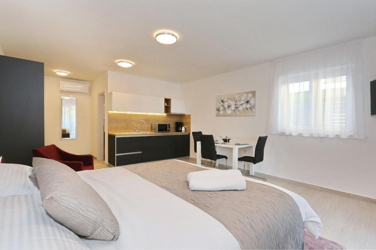 Villa Ankora 2 With Heated Pool Biograd Na Moru Eksteriør billede