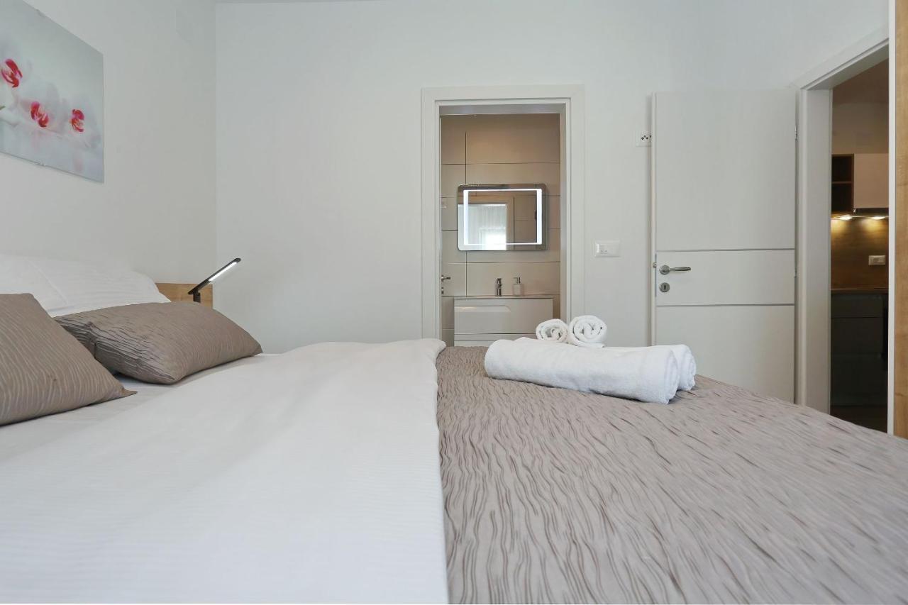 Villa Ankora 2 With Heated Pool Biograd Na Moru Eksteriør billede