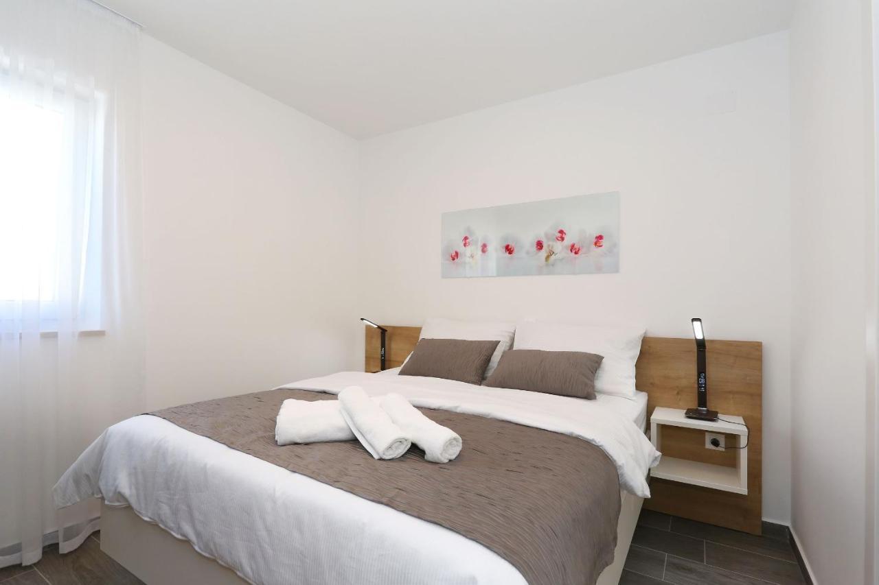 Villa Ankora 2 With Heated Pool Biograd Na Moru Eksteriør billede